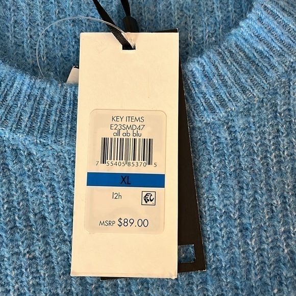 NWT DKNY Jeans Women’s Blue Sweater With Button Detail Around Shoulder Size XL - Picture 9 of 9